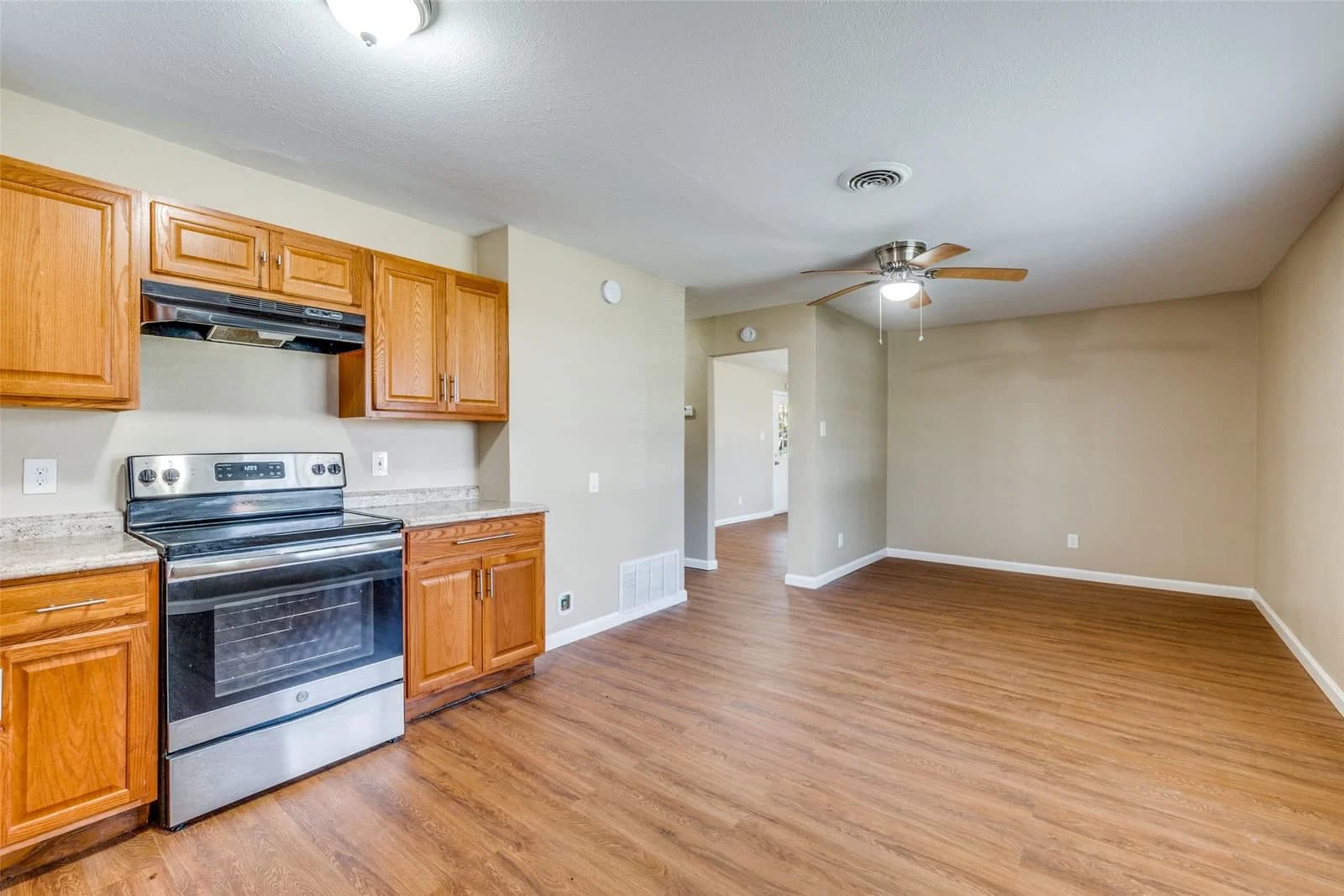 10000 Olmos Drive - Photo 3