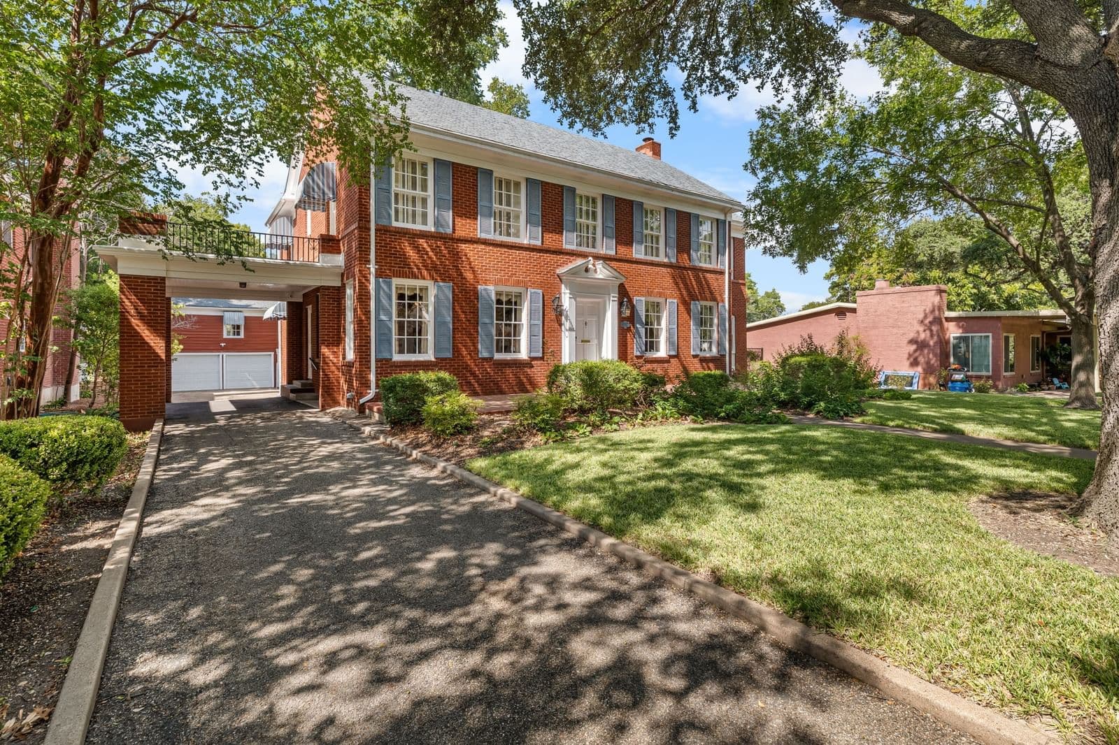 3411 Chateau Avenue - Photo 3