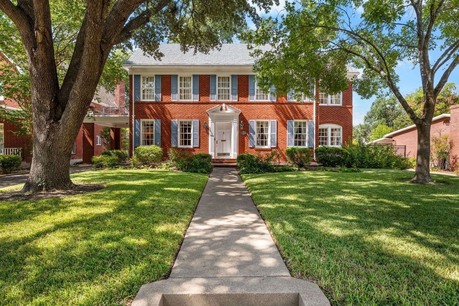 3411 Chateau Avenue - Photo 2