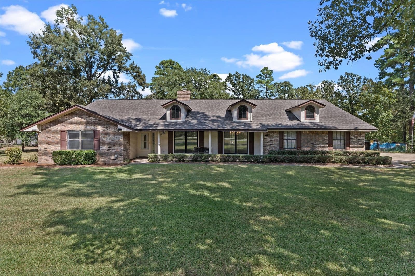 297 James Street - Photo