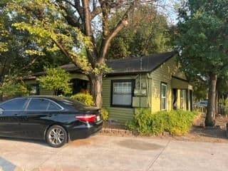 901 Davis Street - Photo 2