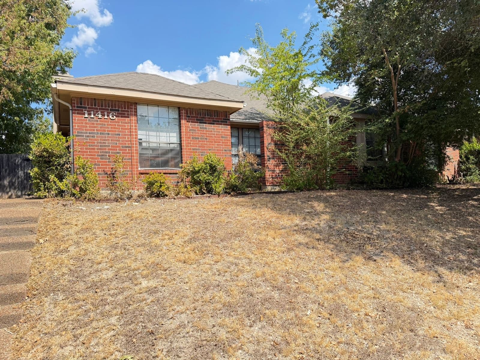11416 Summertree Lane - Photo 2