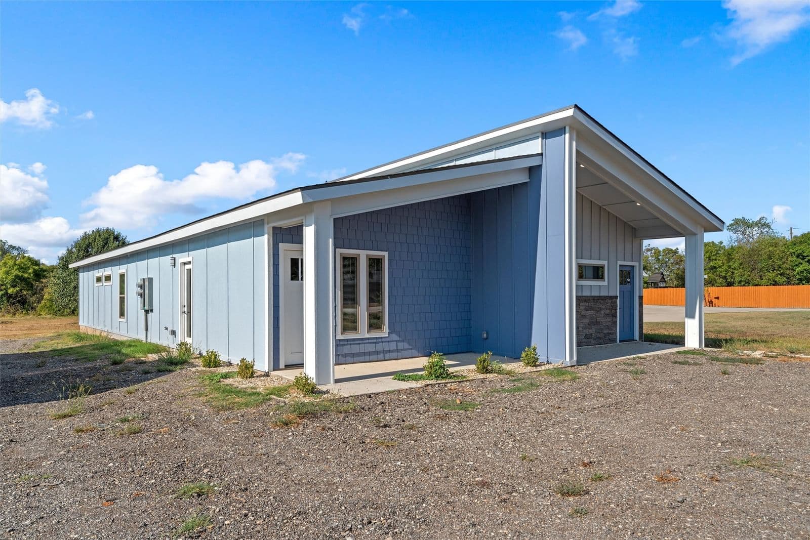 711 4th Street - Photo 2
