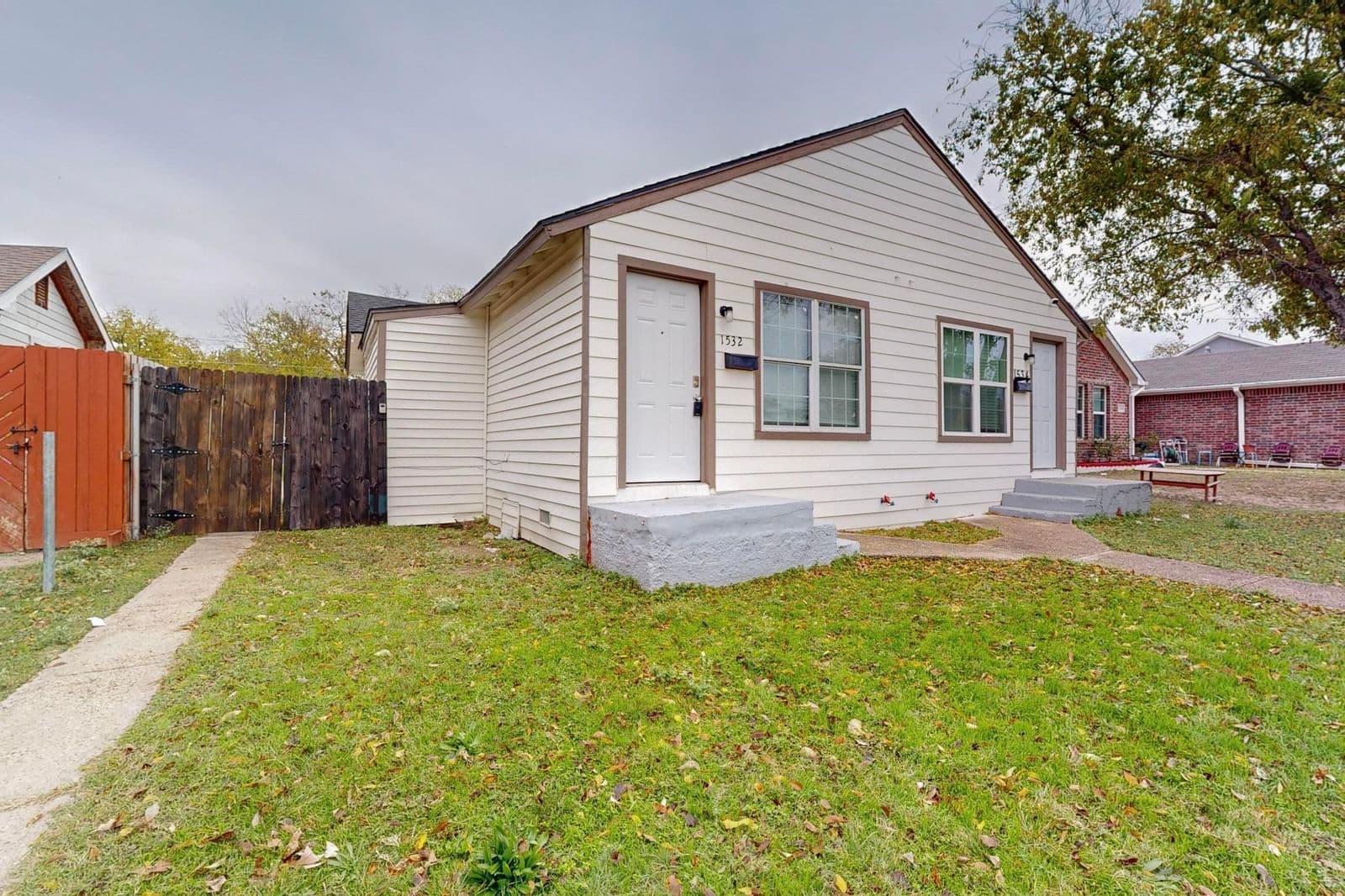 1532 Whitaker Avenue - Photo 2