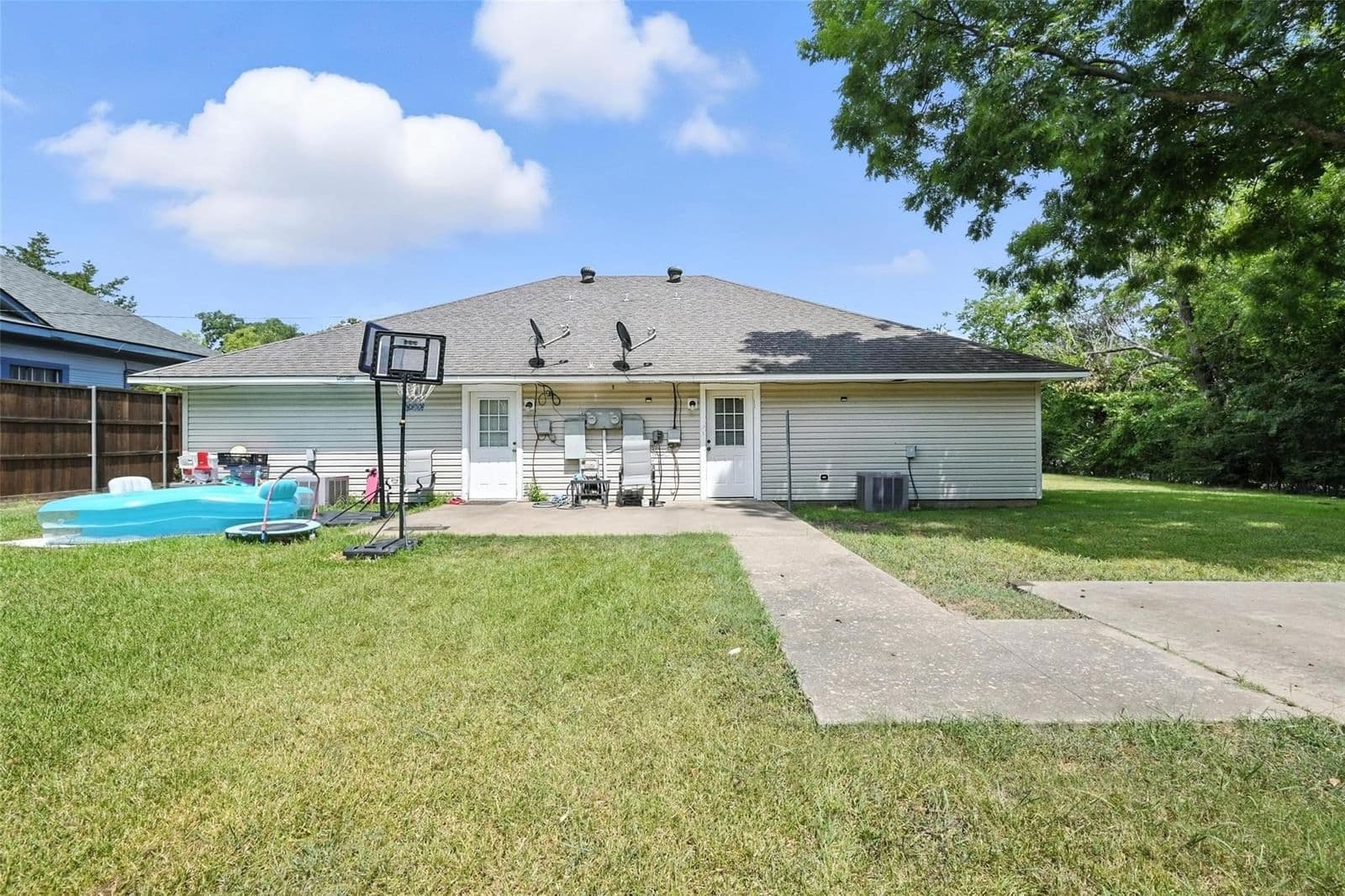 1328 S Travis Street 1326 - Photo 2
