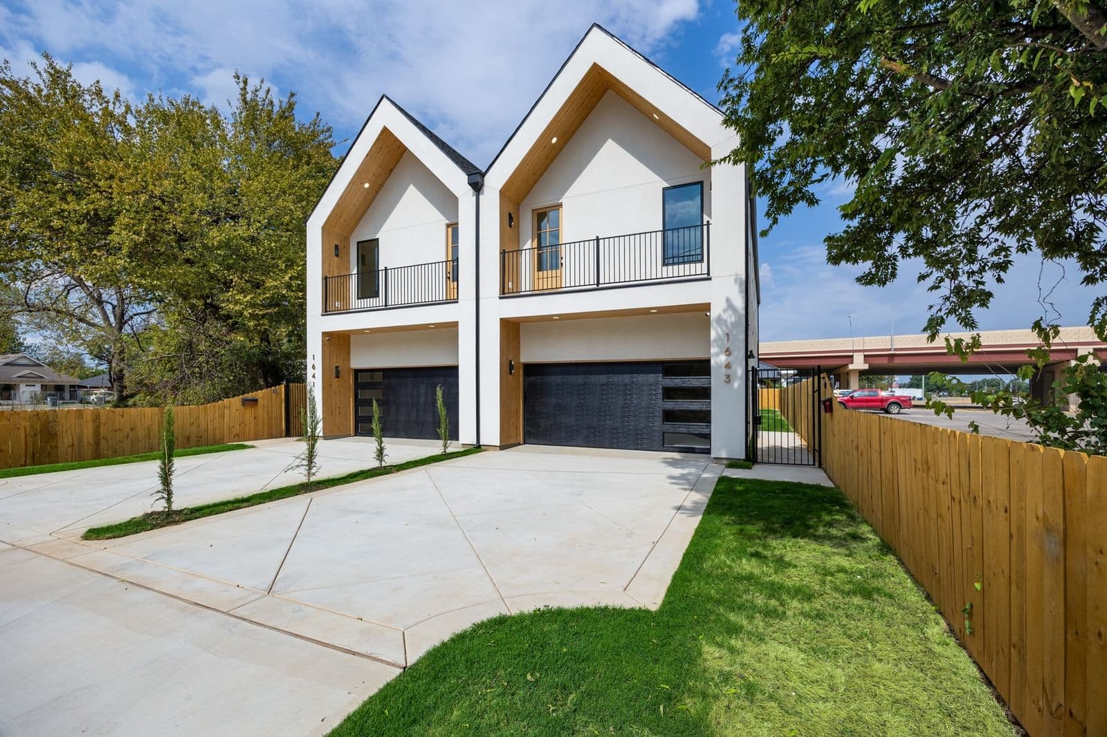1641 & 1643 Faye Street - Photo 2