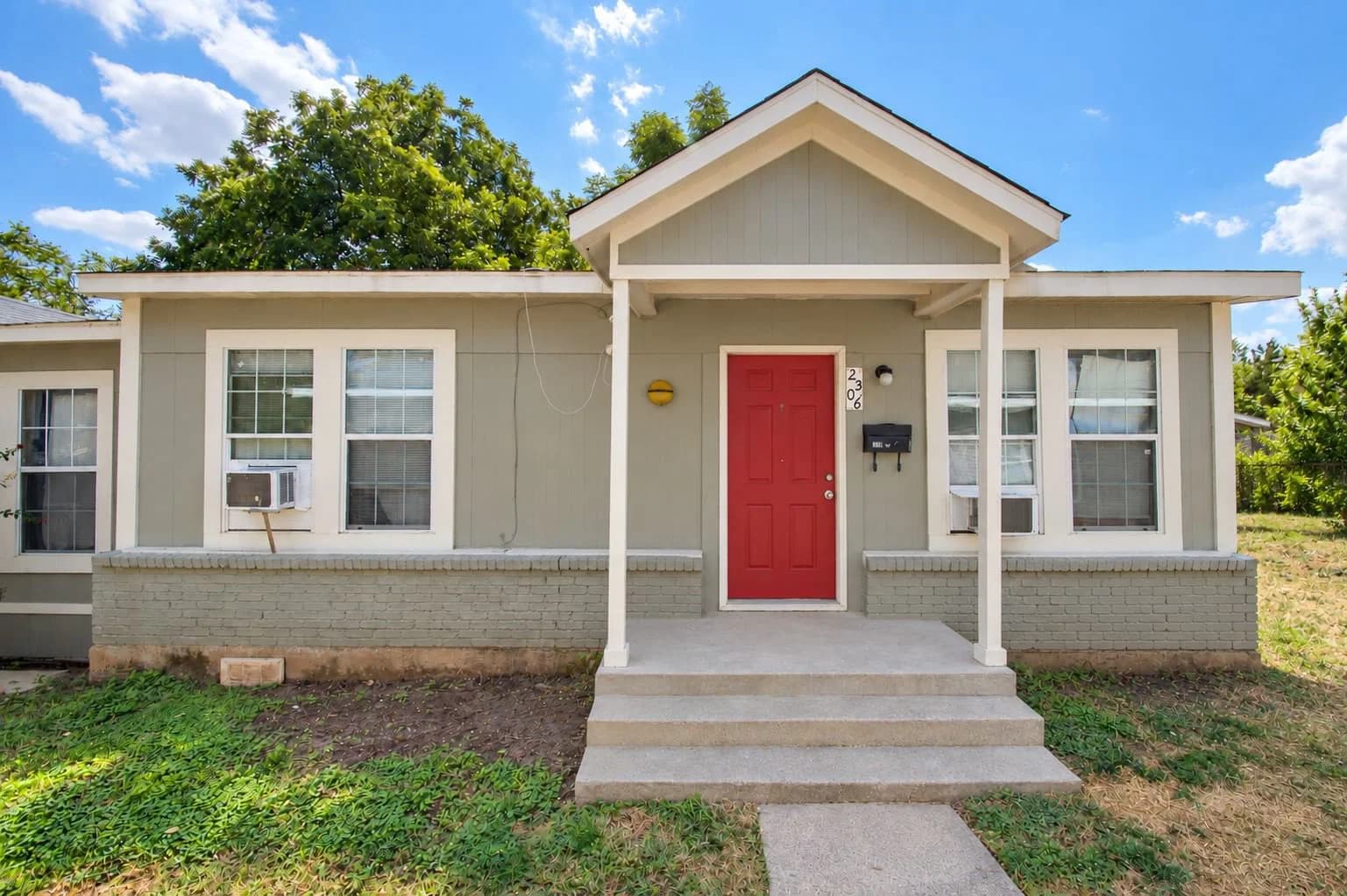 2306 Ross Avenue 100 - Photo