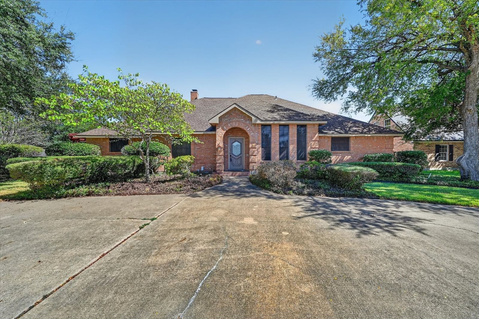 206 Harris Drive - Photo 2