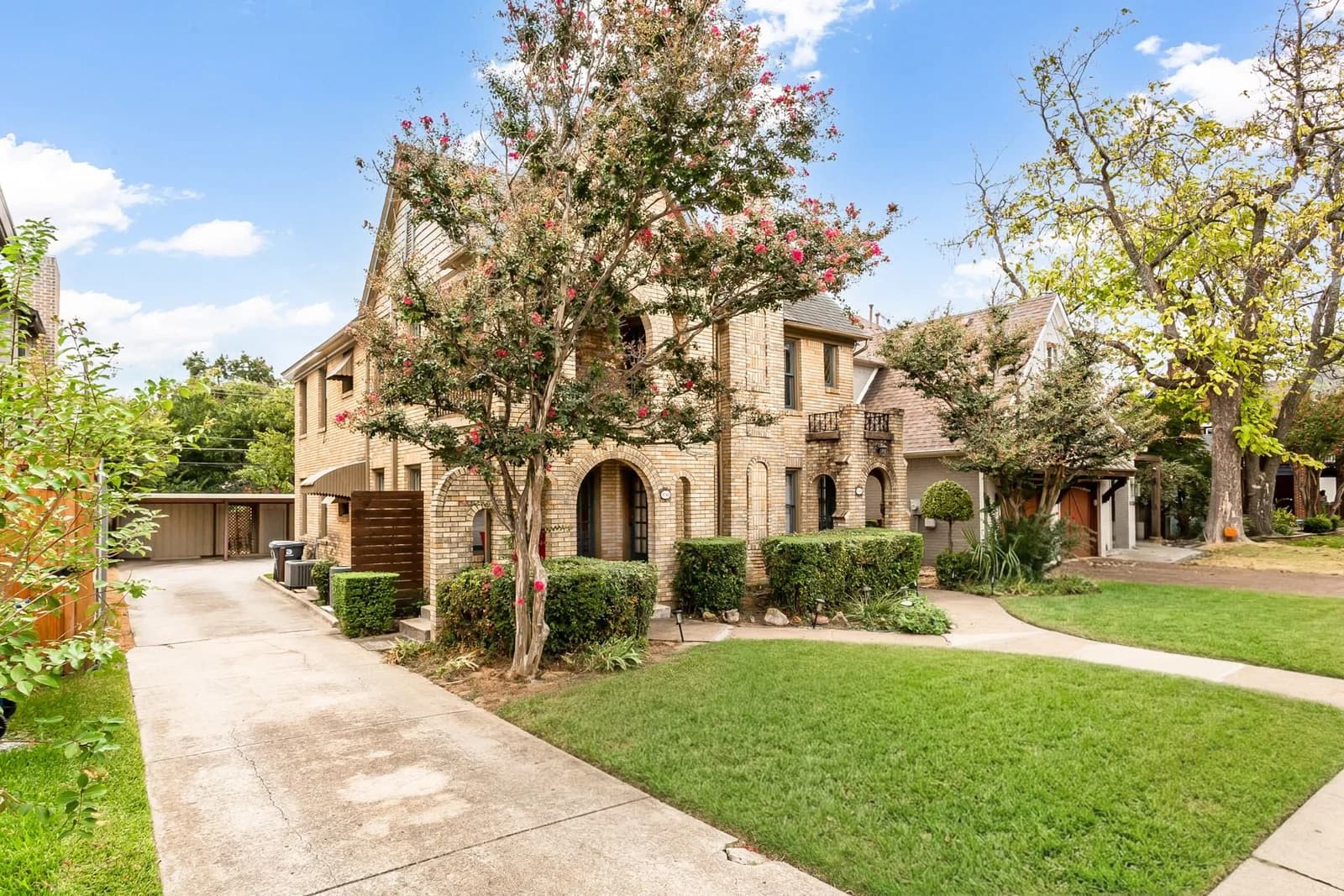 5740 Goodwin Avenue - Photo 2