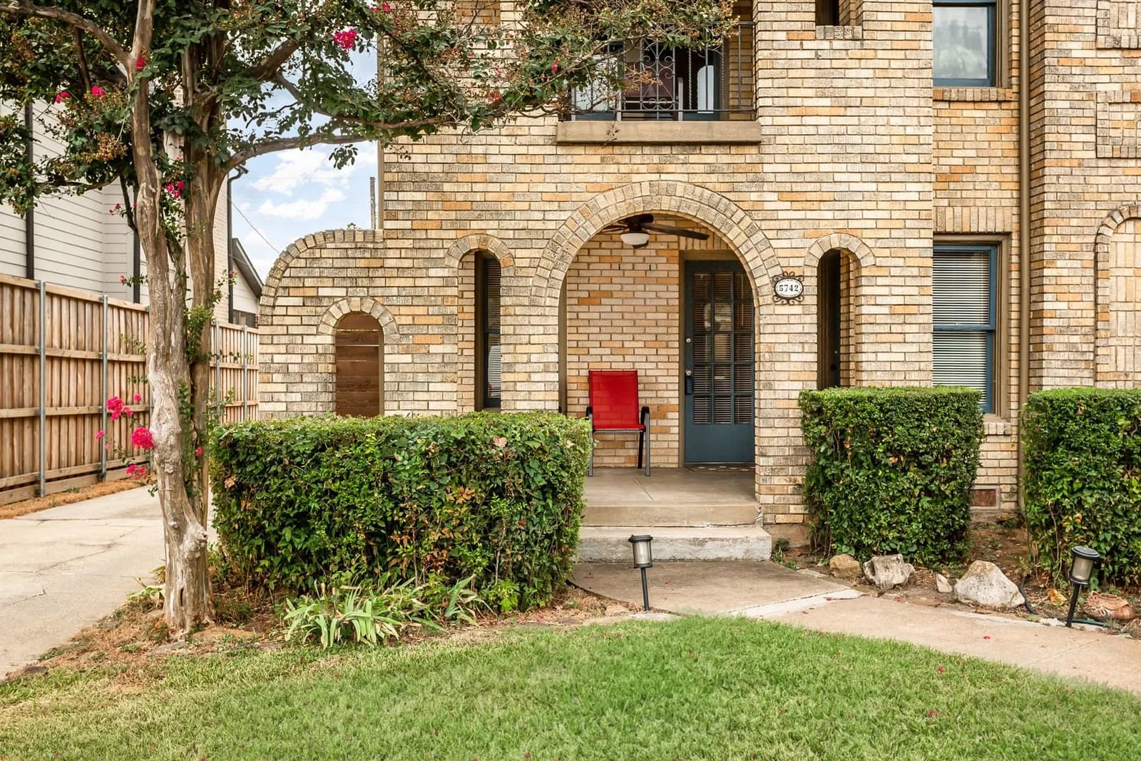 5740 Goodwin Avenue - Photo 3