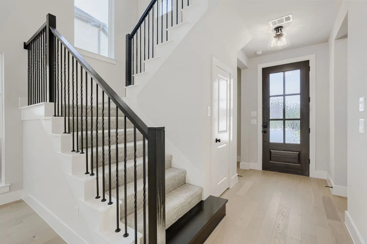 1604 Ramble Way - Photo 3