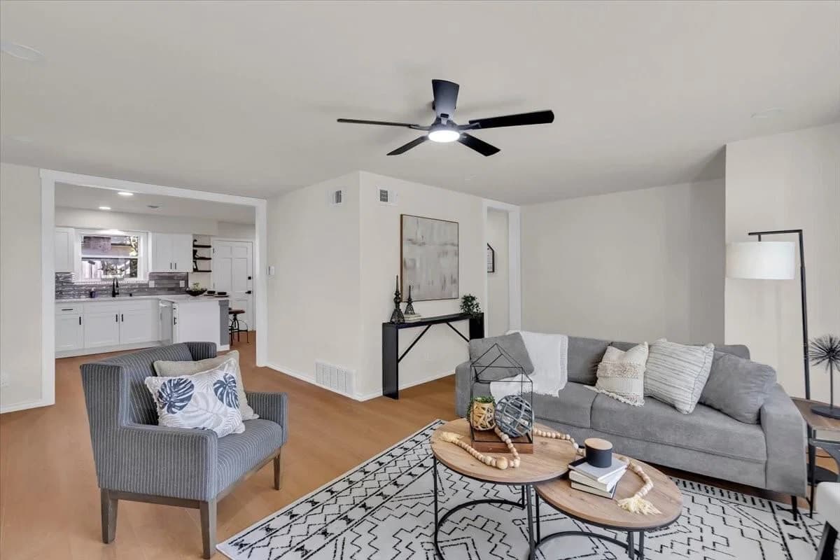 732 James Drive - Photo 3