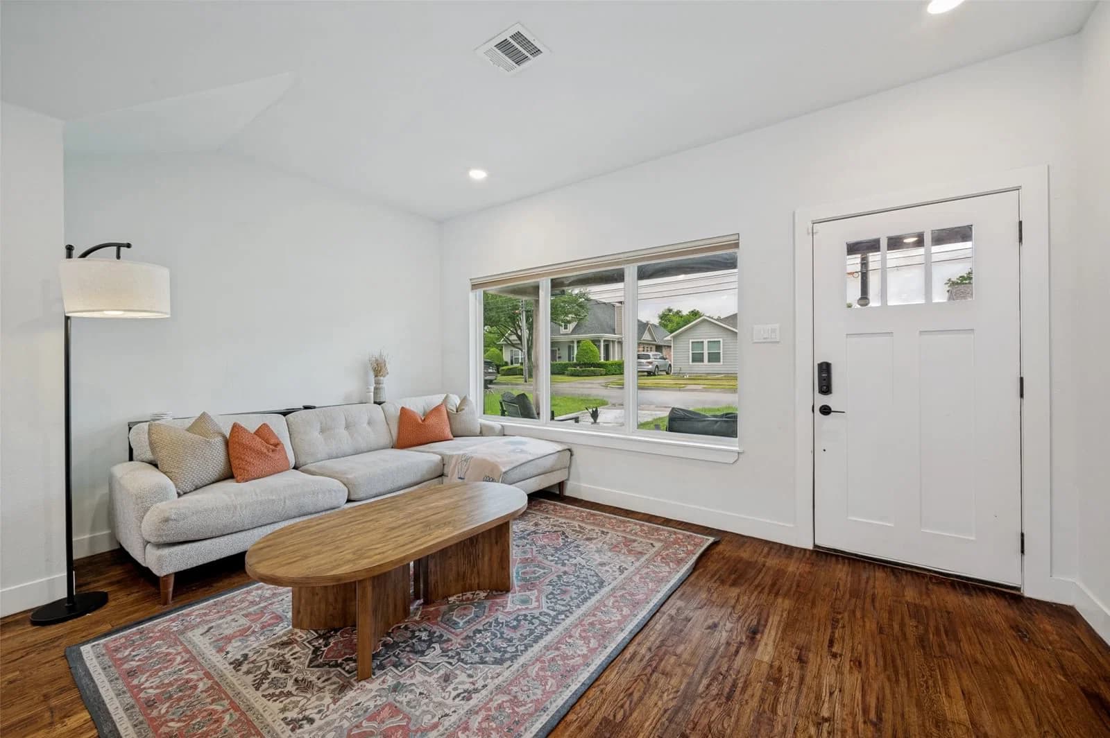 506 N Chestnut Street - Photo 2