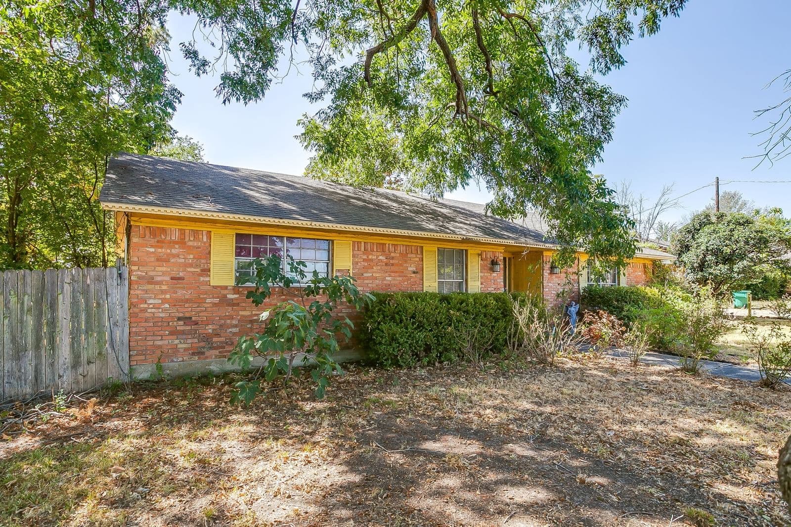 4716 E University Drive - Photo 3