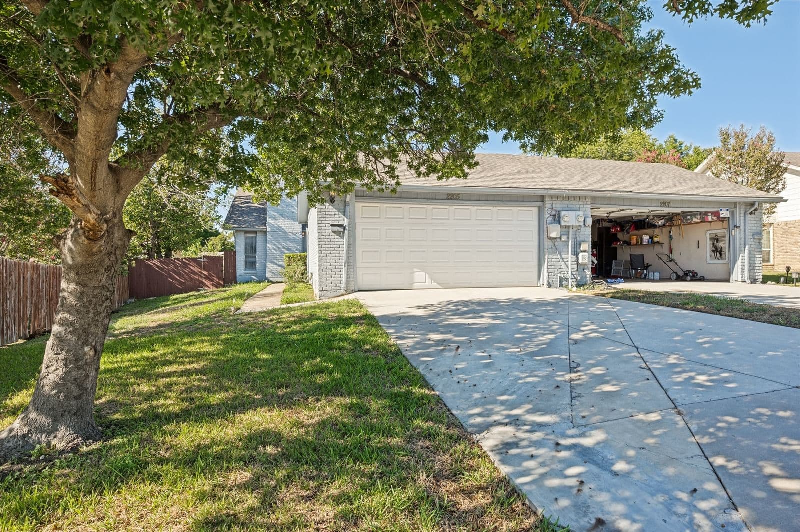 2205 Heritage Circle - Photo