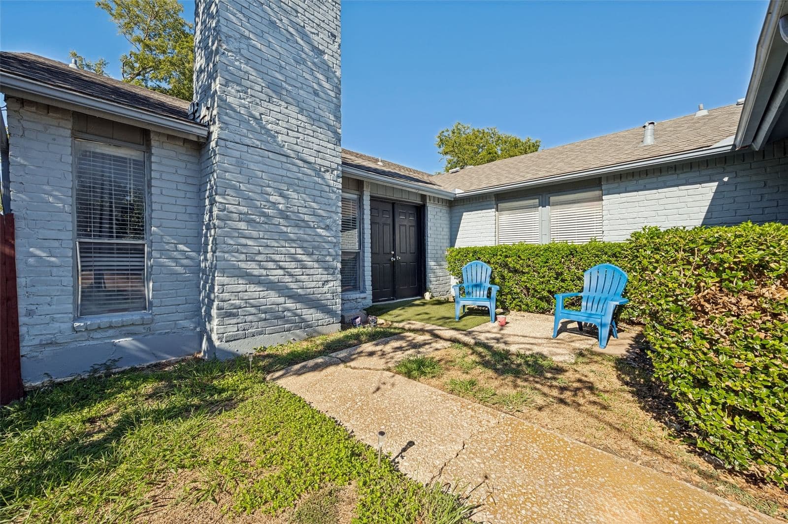 2205 Heritage Circle - Photo 2