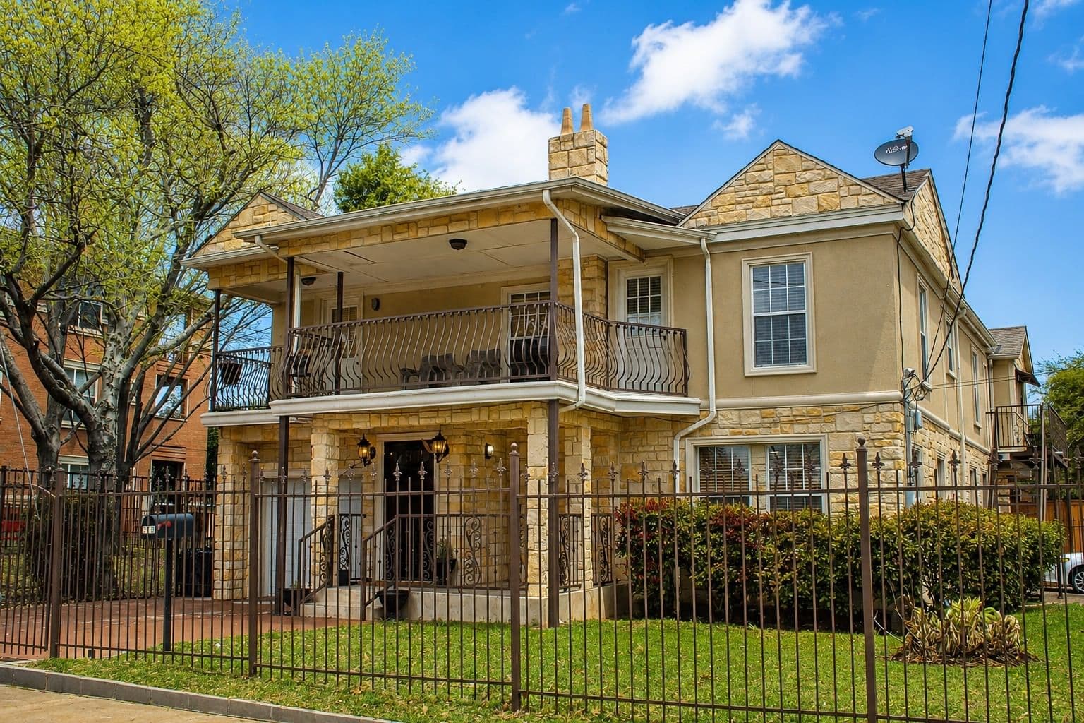 2100 Caddo Street - Photo