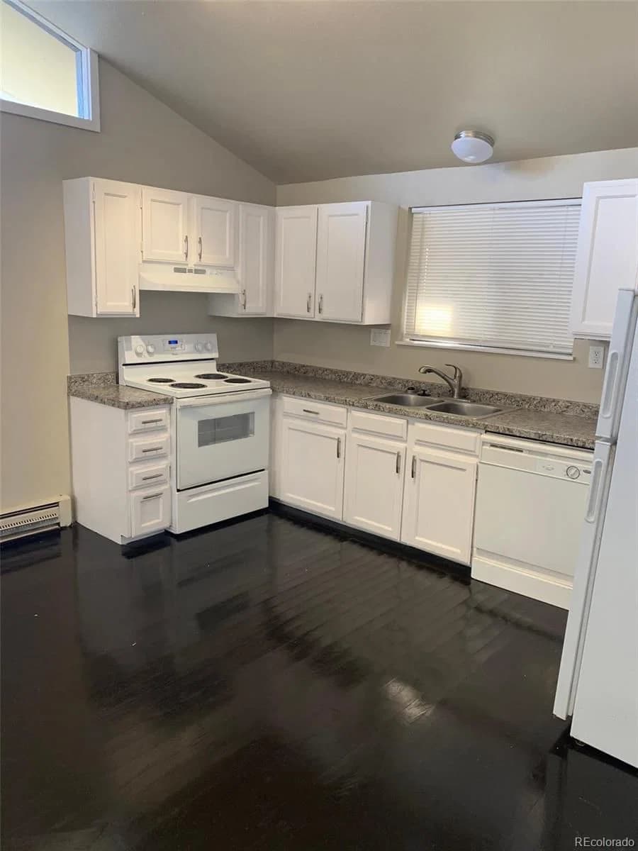 683 Clarion Drive - Photo 3