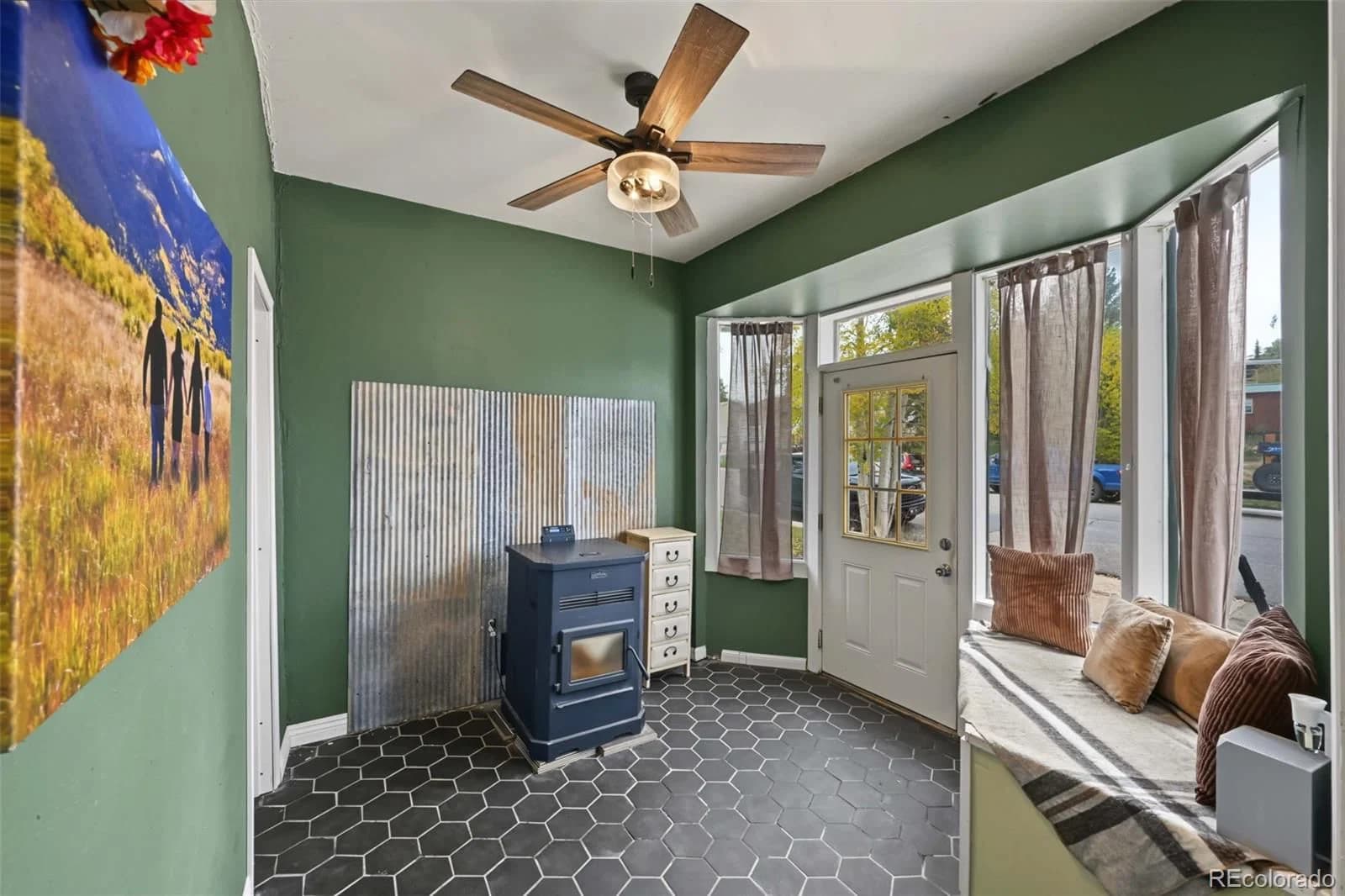 616 8th Street - Photo 2