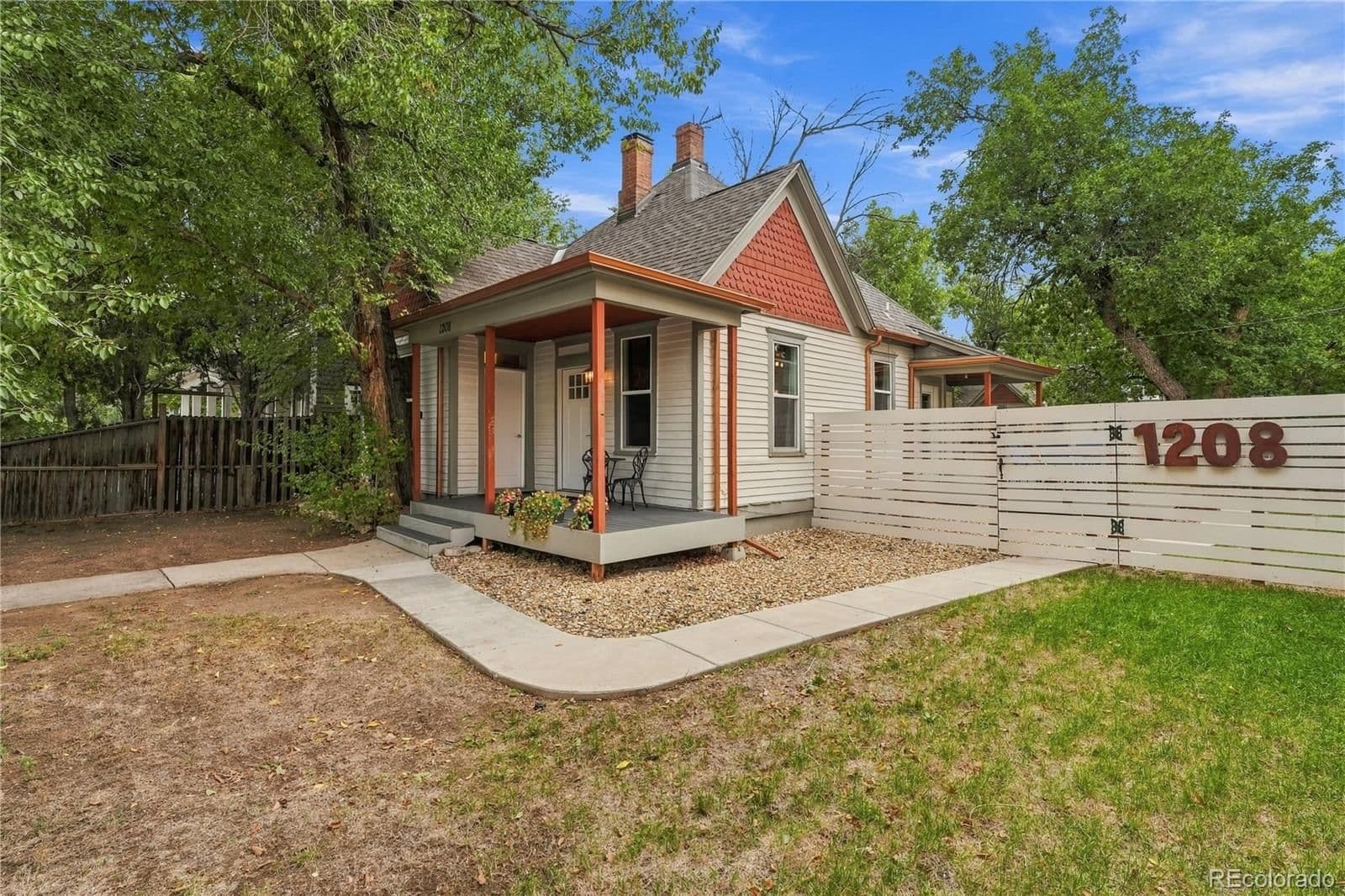 1208 Colorado Avenue - Photo 2
