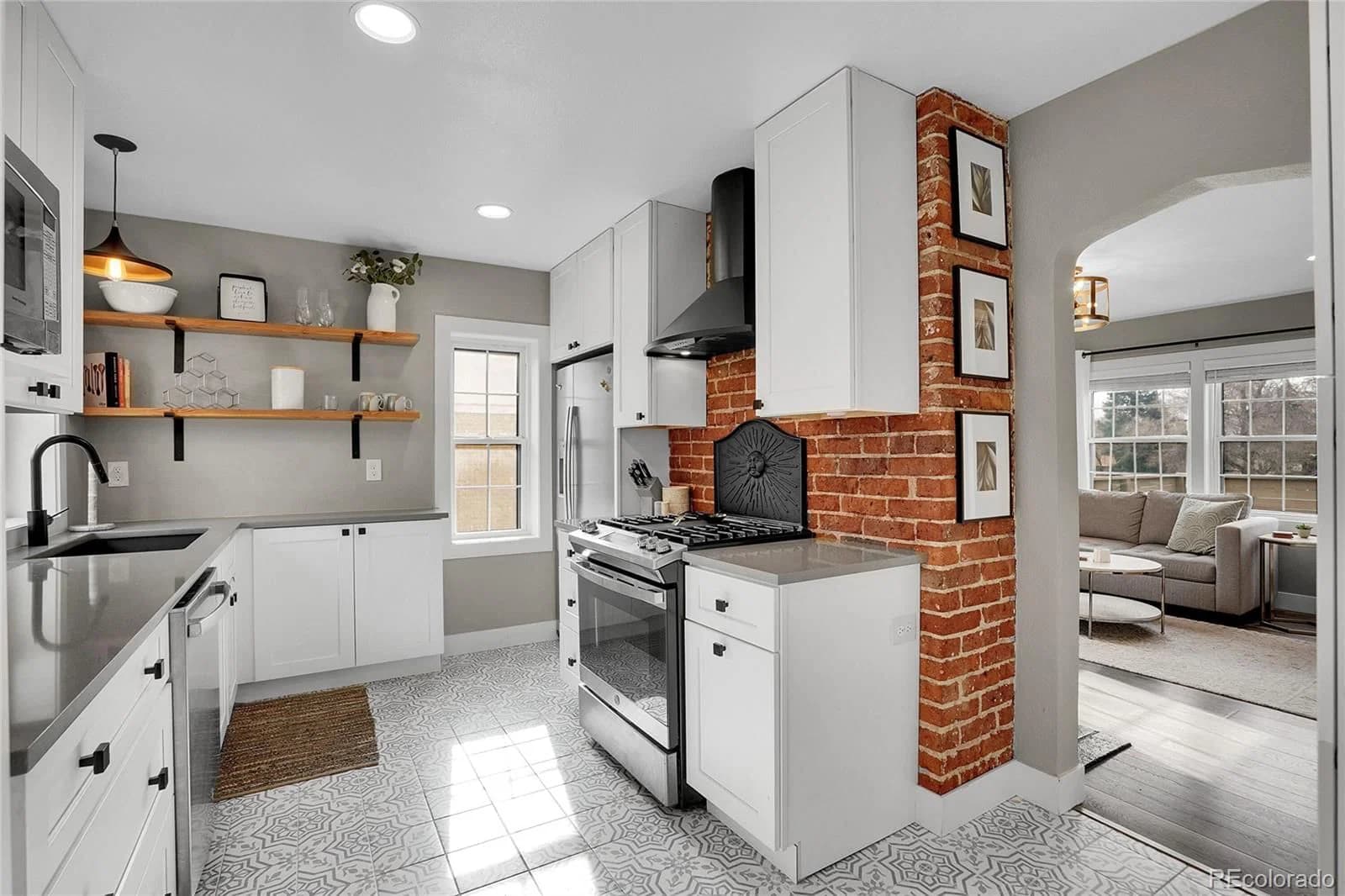 2936 Sheridan Boulevard - Photo 3