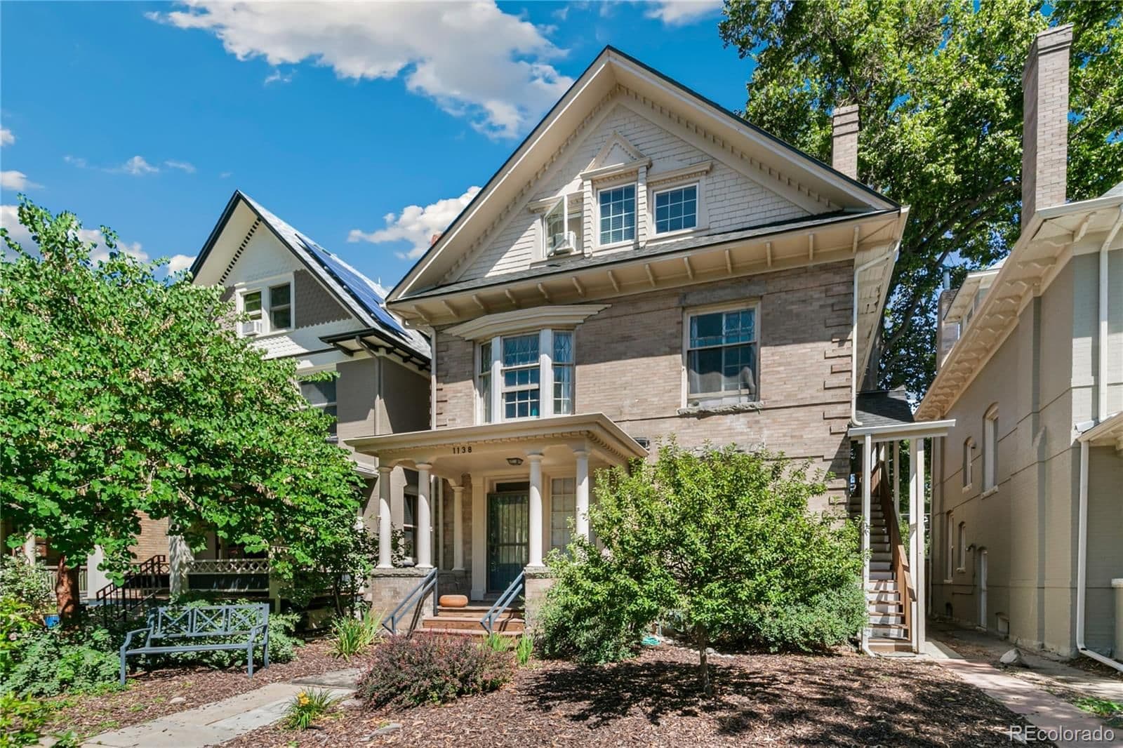 1138 Clarkson Street - Photo 2