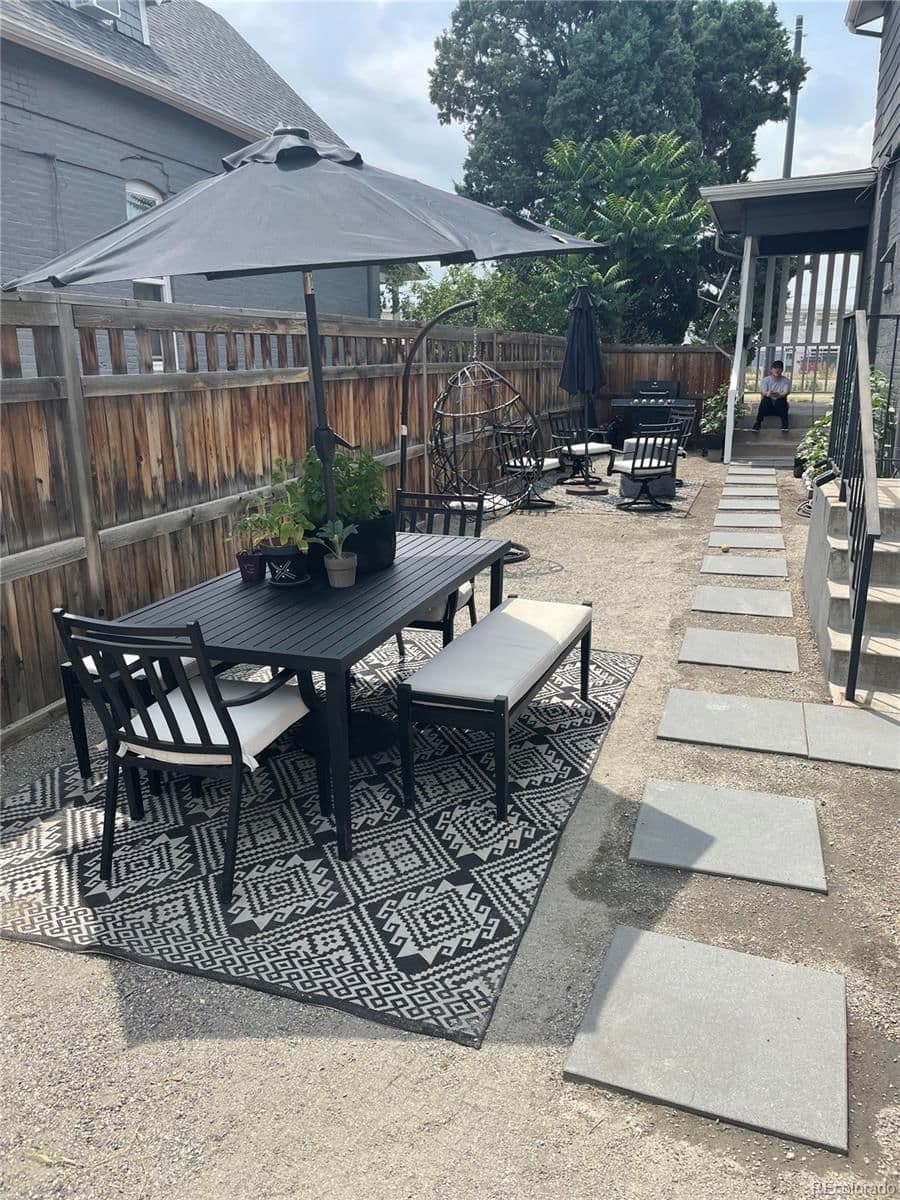 768 Lincoln Street - Photo 2