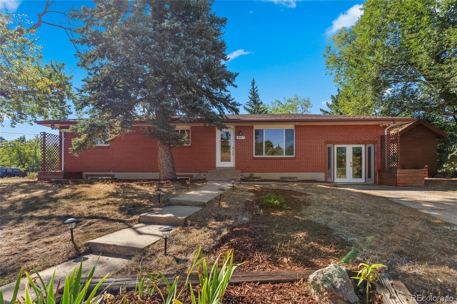 4617 Gordon Drive - Photo
