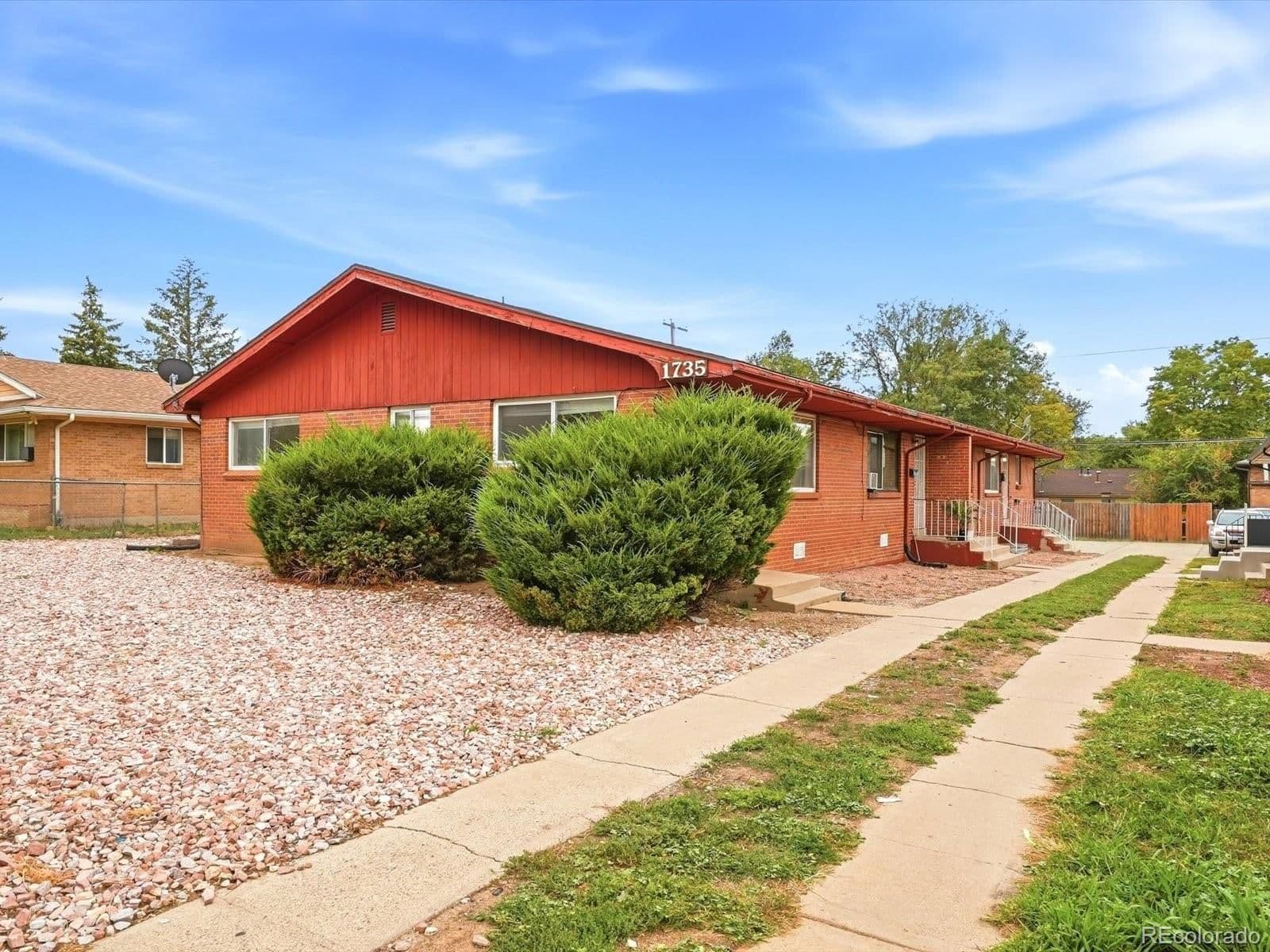 1735 Chester Street - Photo