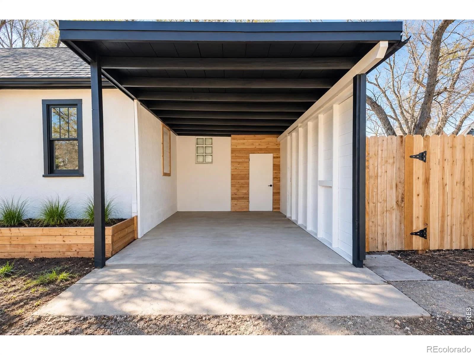 629 Stover Street - Photo 3