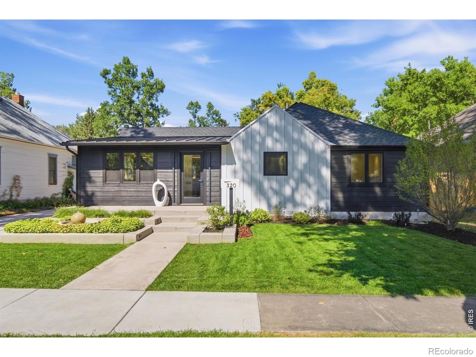 320 Edwards Street - Photo 2