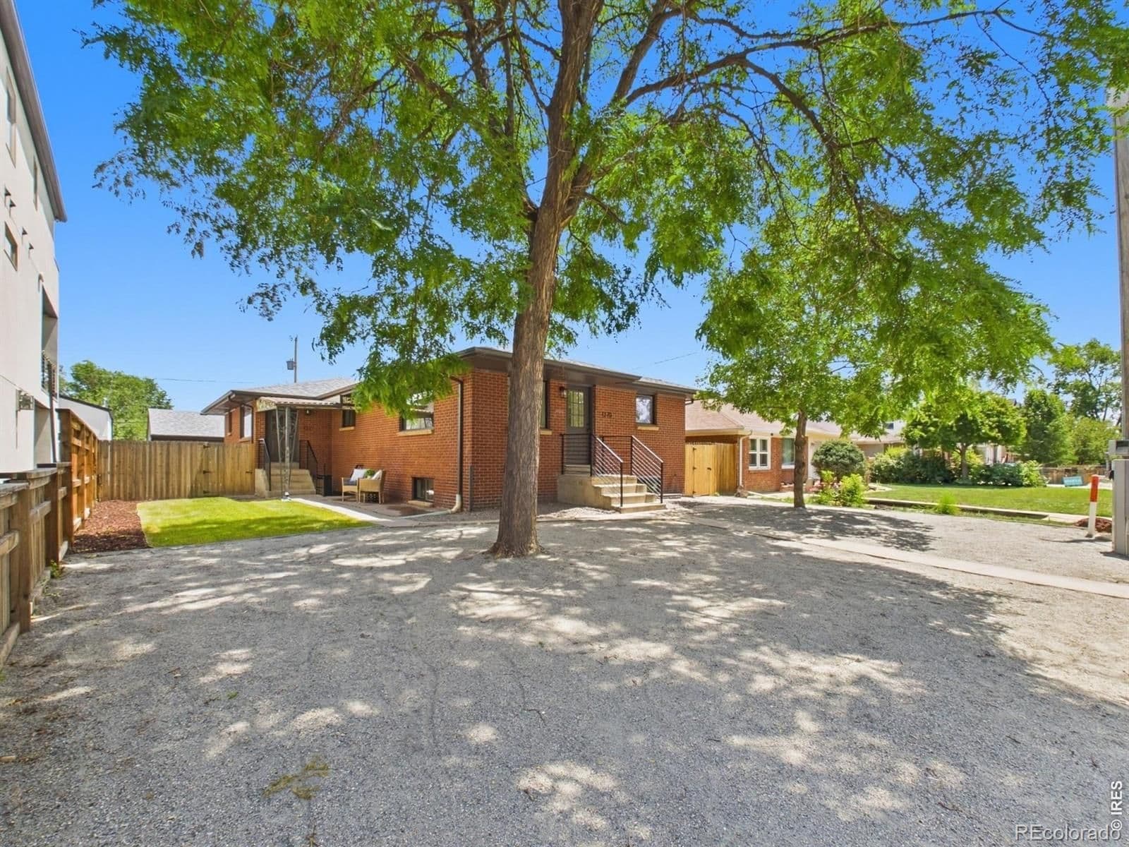 1372 Zenobia Street - Photo