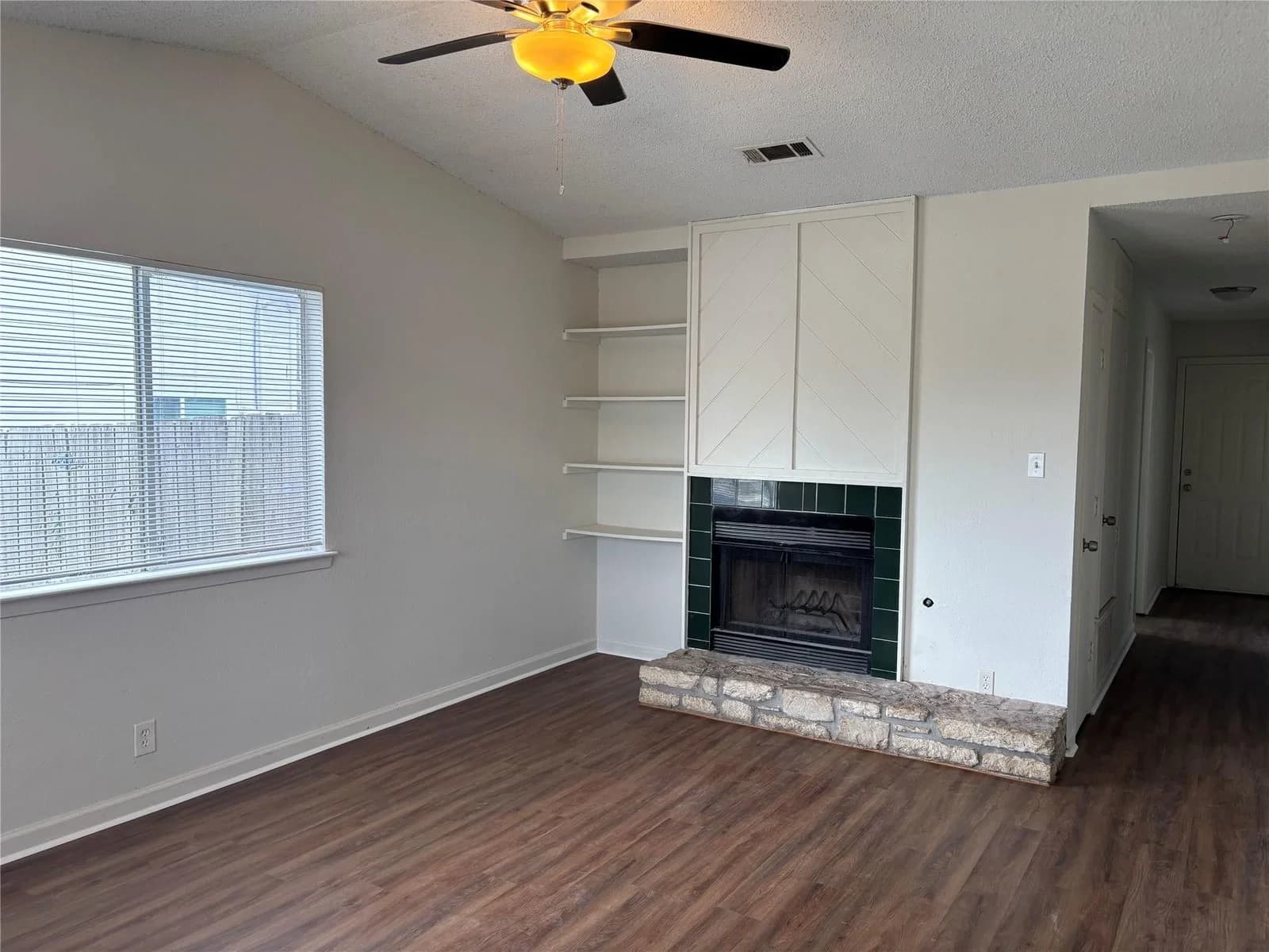 801  Country Aire Dr - Photo 3
