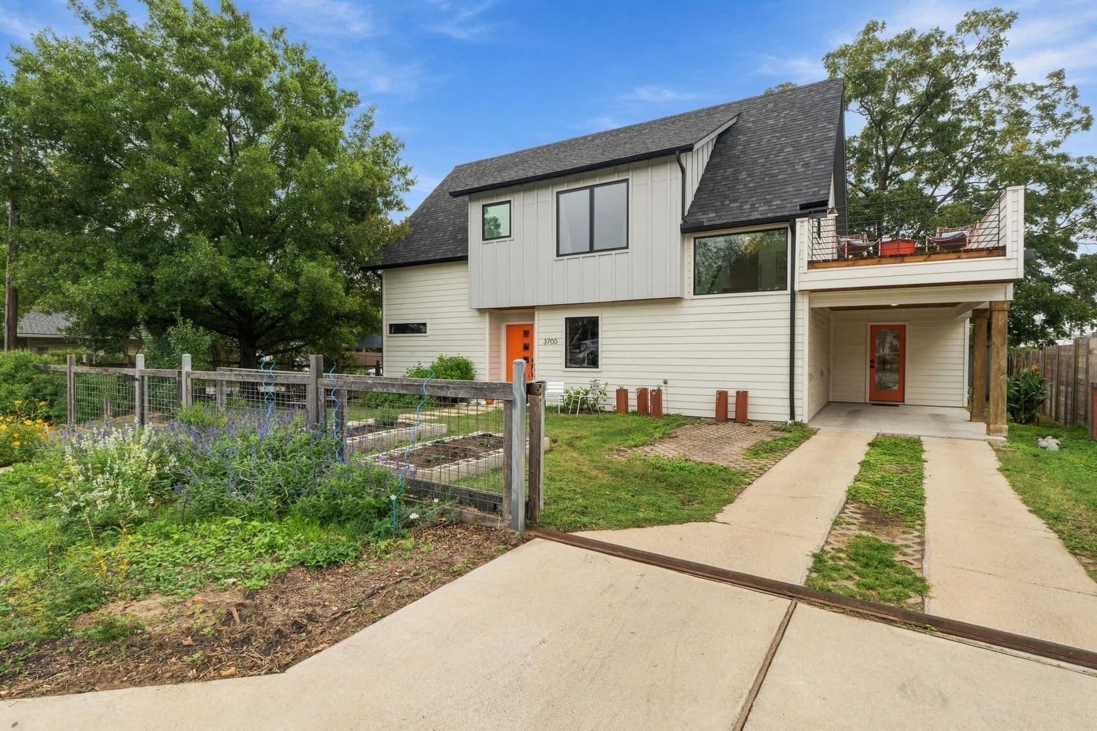 3700  Tower View Ct - Photo 2