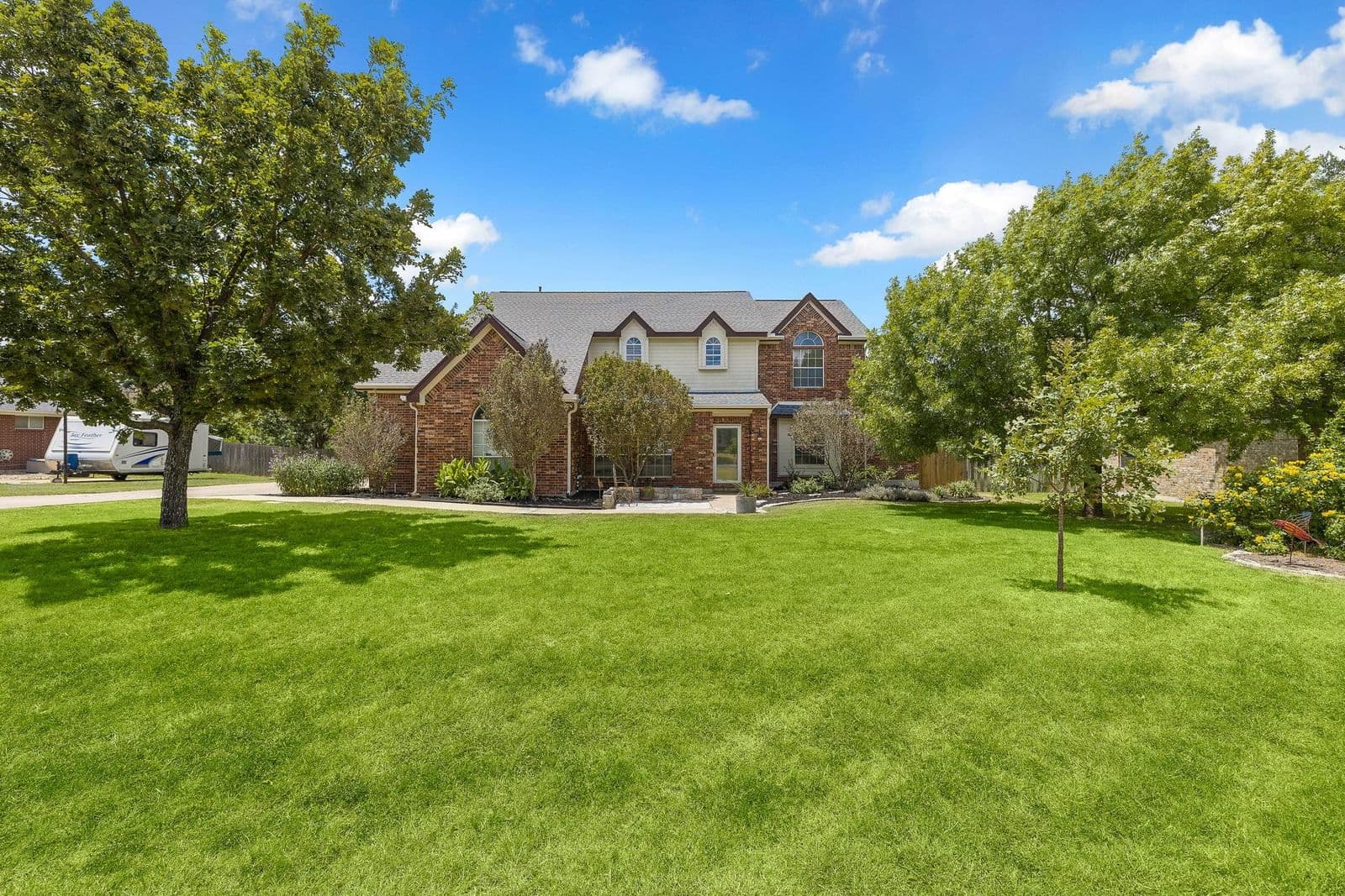 1216  Meadowild Dr - Photo