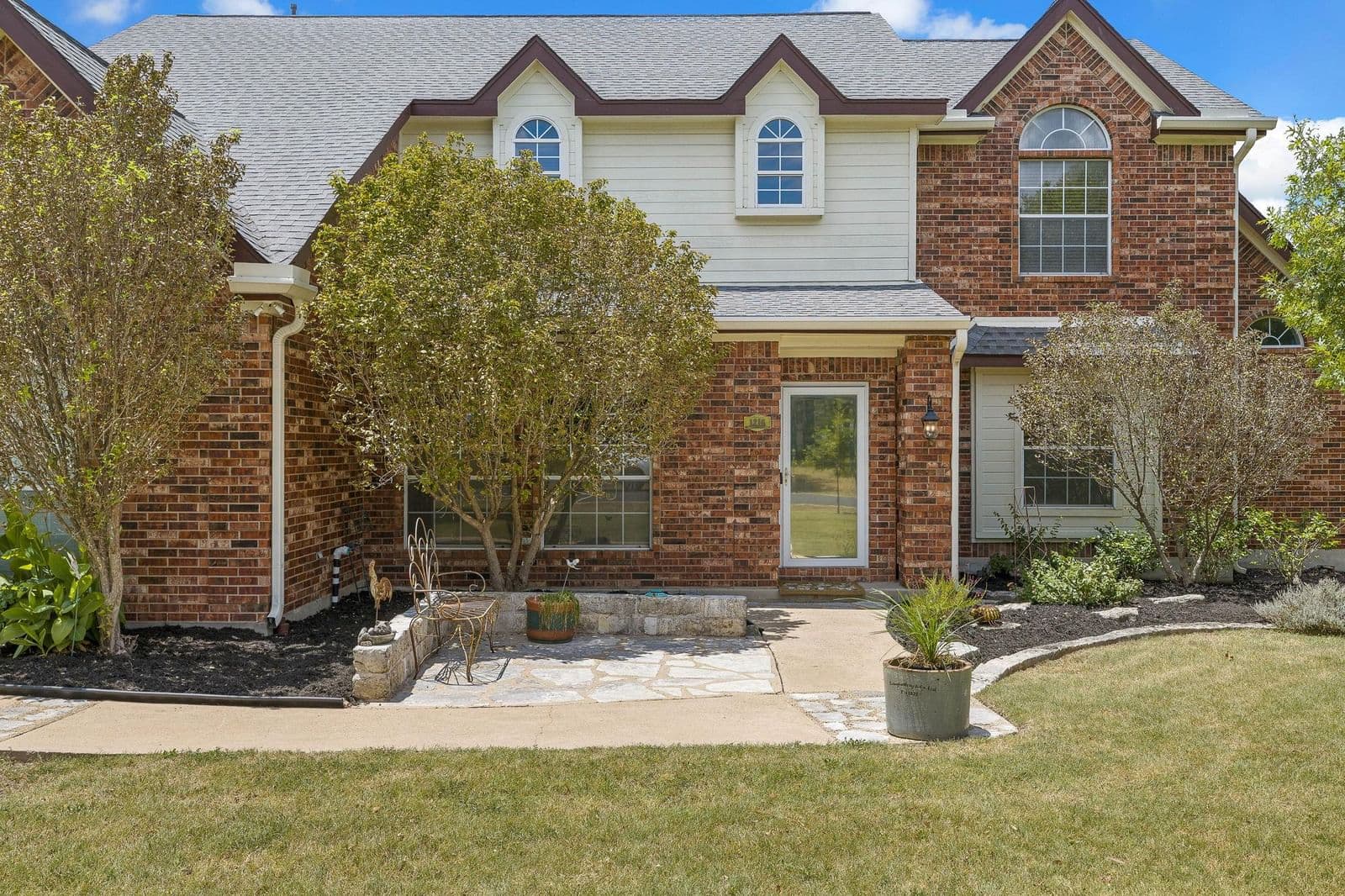 1216  Meadowild Dr - Photo 2