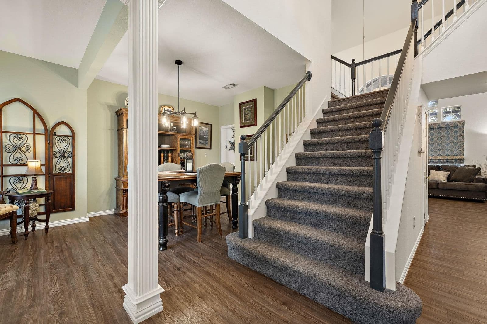 1216  Meadowild Dr - Photo 3