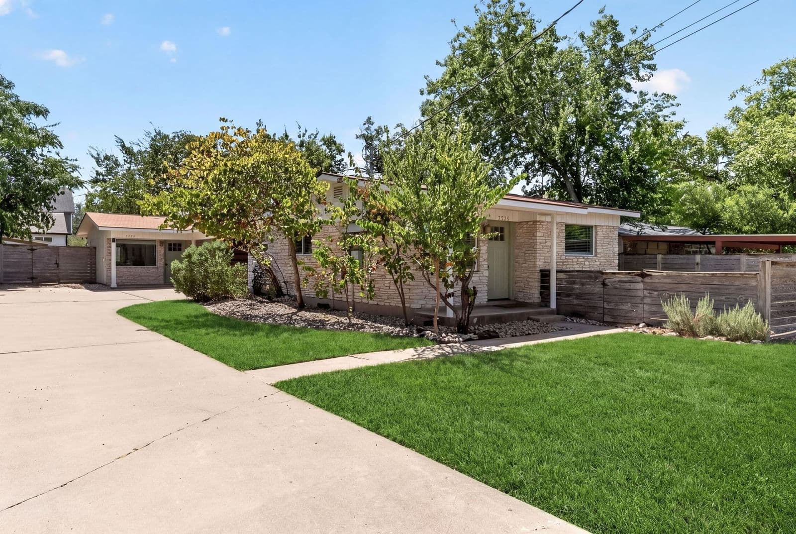 7711  Watson St - Photo