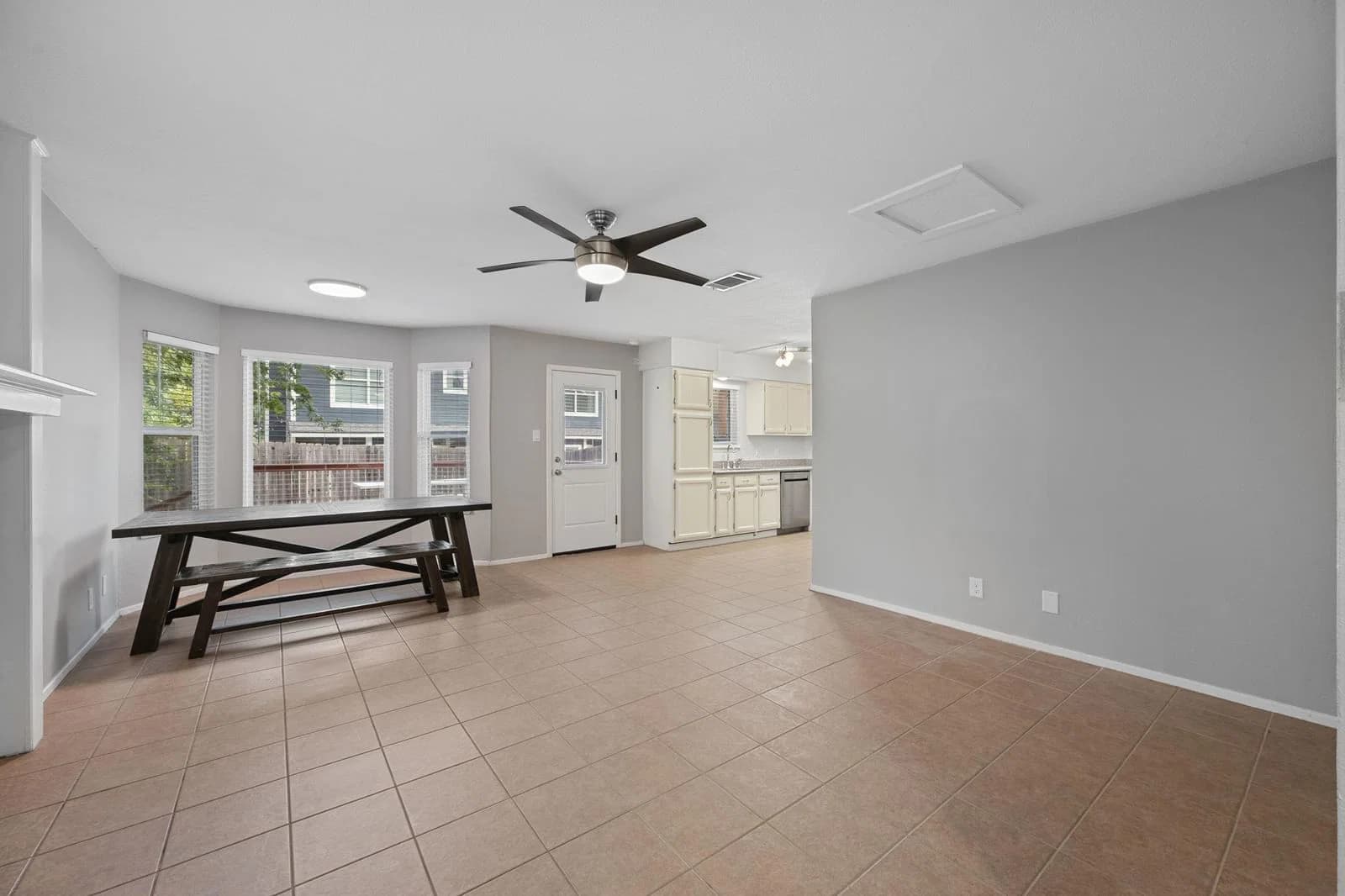 2100  Kenneth Ave - Photo 3