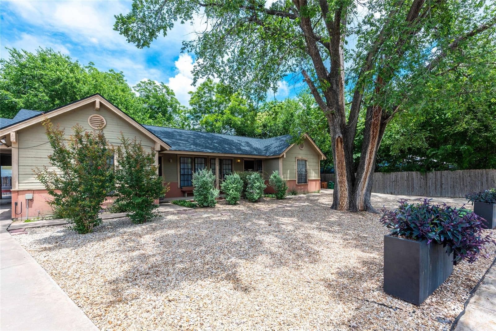 5006  Sara Dr - Photo 3