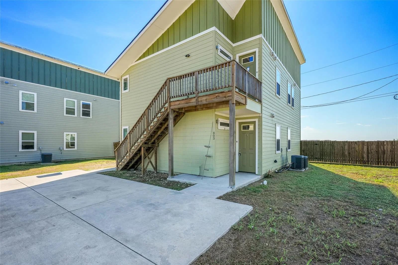 803  Hallie Cv  #A/B - Photo