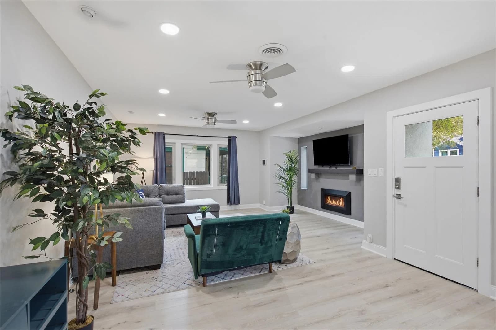 3909  Willbert Rd - Photo 3