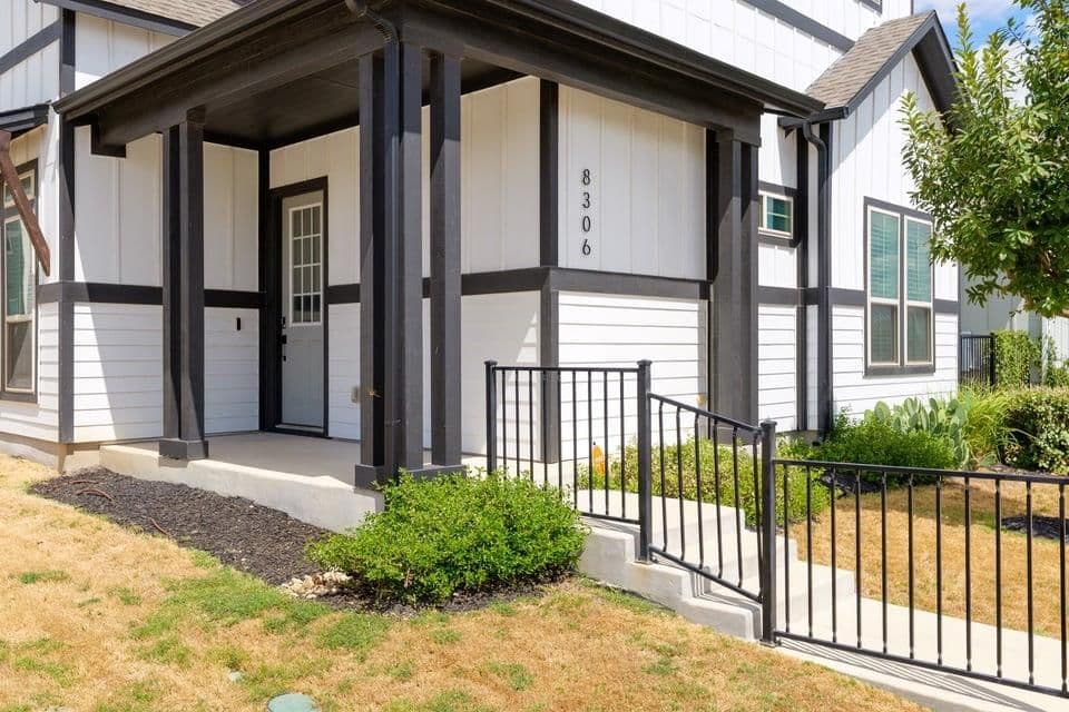 8306  Corrigan Pass - Photo 3