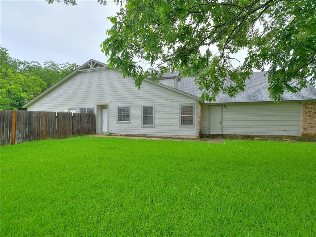 13207  Saxby Ct - Photo 2