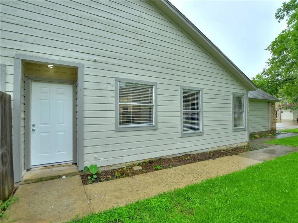 13207  Saxby Ct - Photo 3