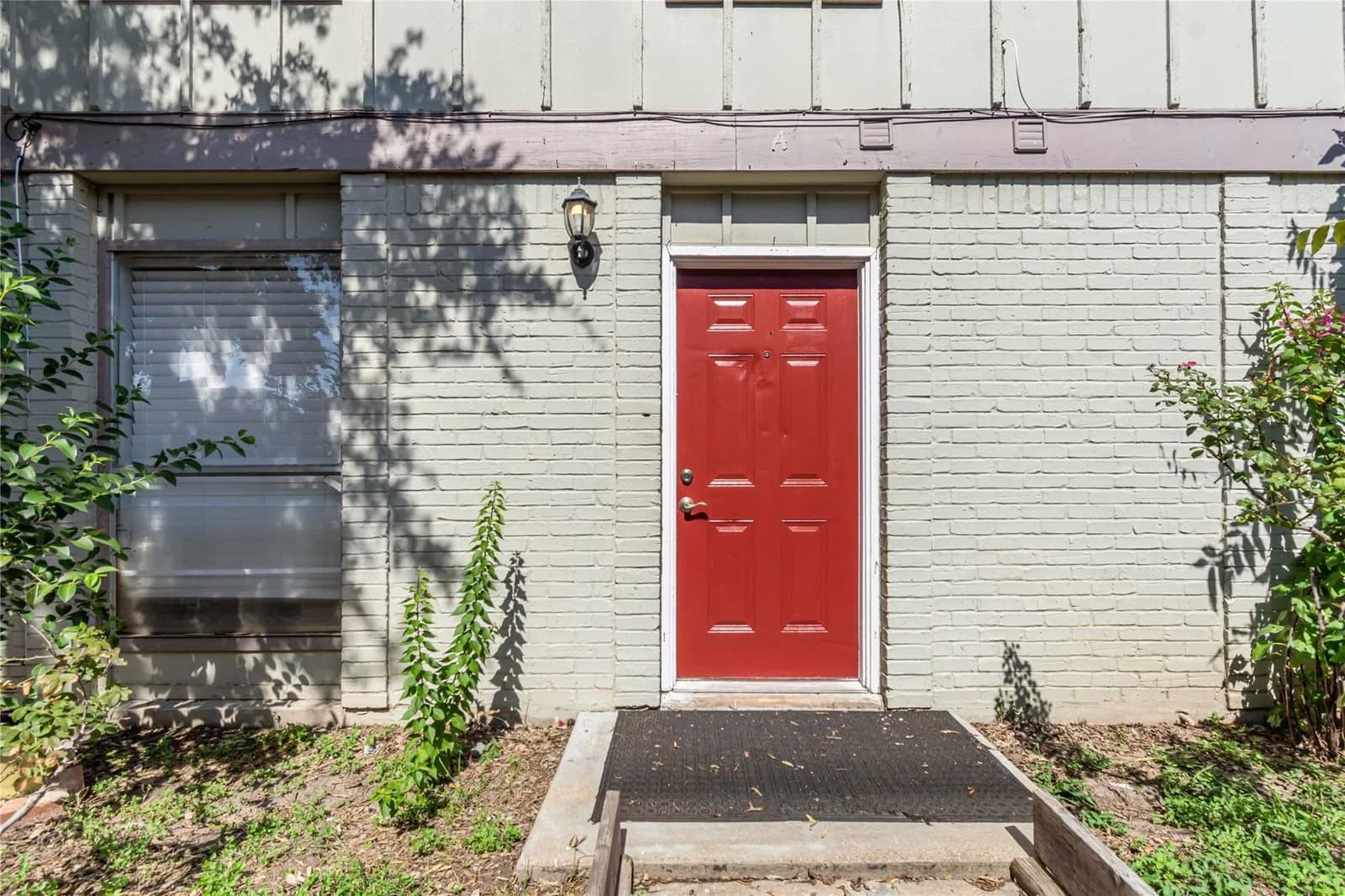 5707  Cougar Dr - Photo 2