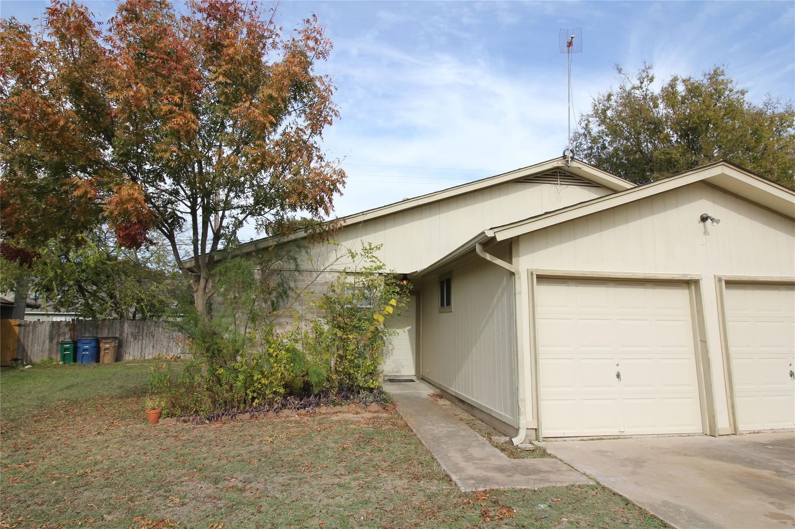 12818  Copper Cliff Ave - Photo 2