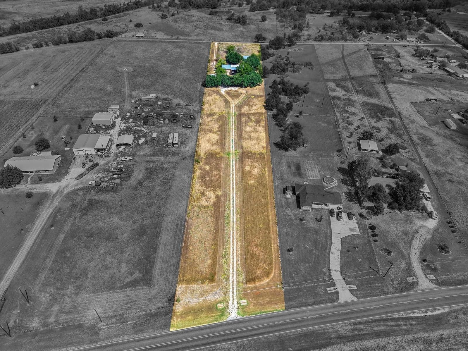 201  930 Private Rd - Photo