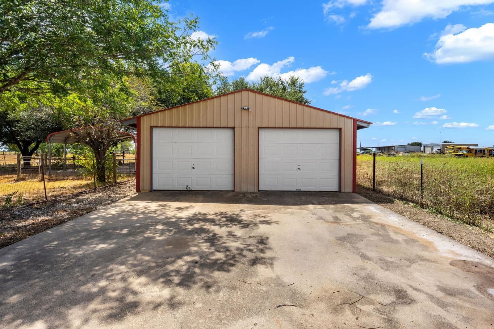 201  930 Private Rd - Photo 2