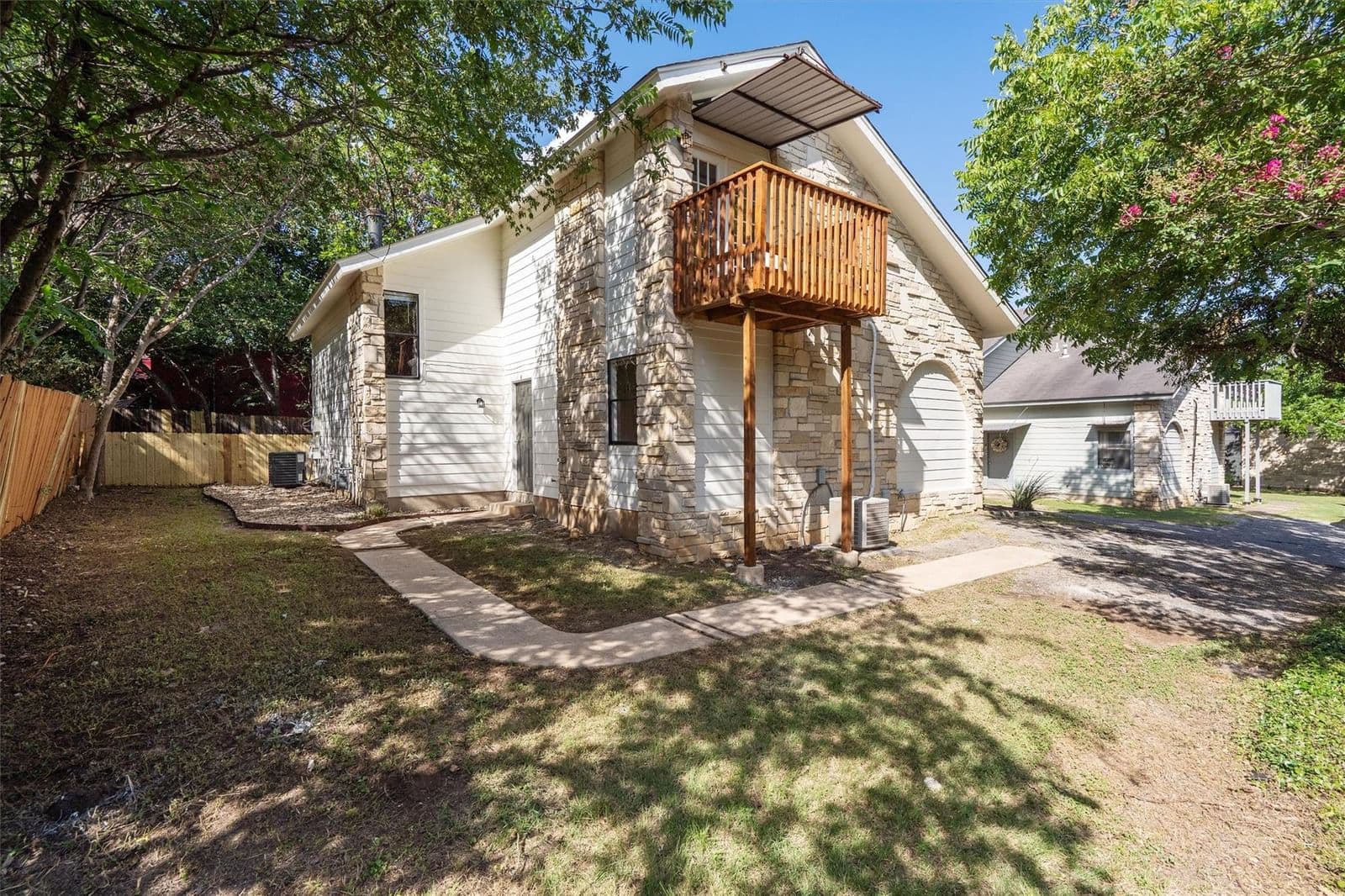 1808  Cinnamon Path - Photo